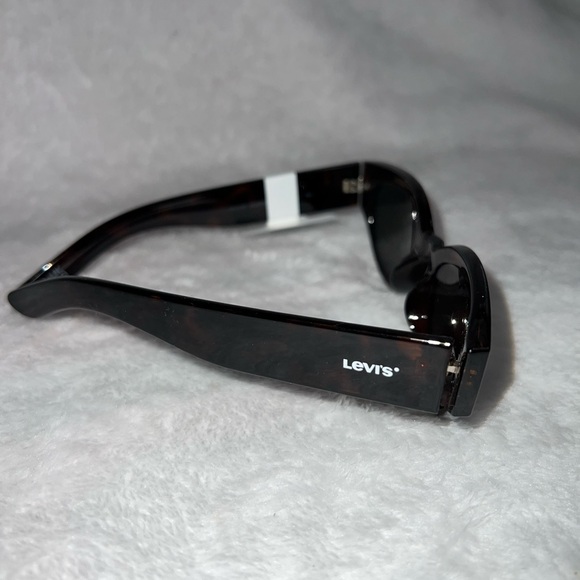 Levi’s Sunglasses - Picture 3 of 4